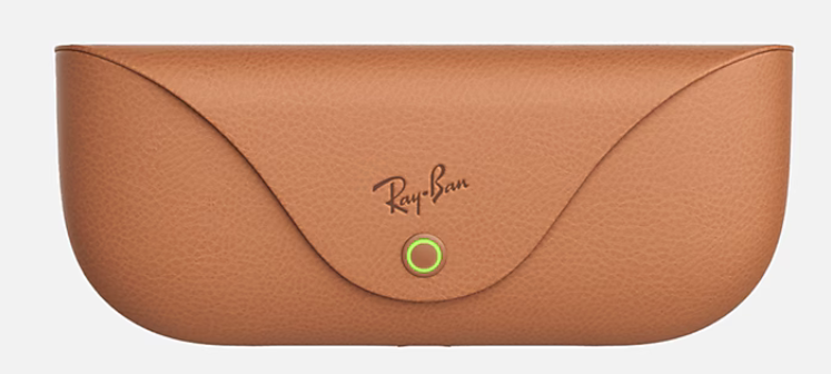 L'etuit permettant de recharger les lunettes.